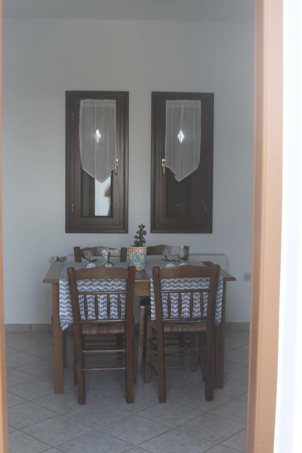 Apartments Márpissa Екстериор снимка